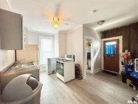 319 South Lincoln Avenue, Davenport, IA 52802