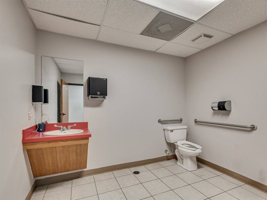 1602 Enterprise Road, Elk City, OK 73644