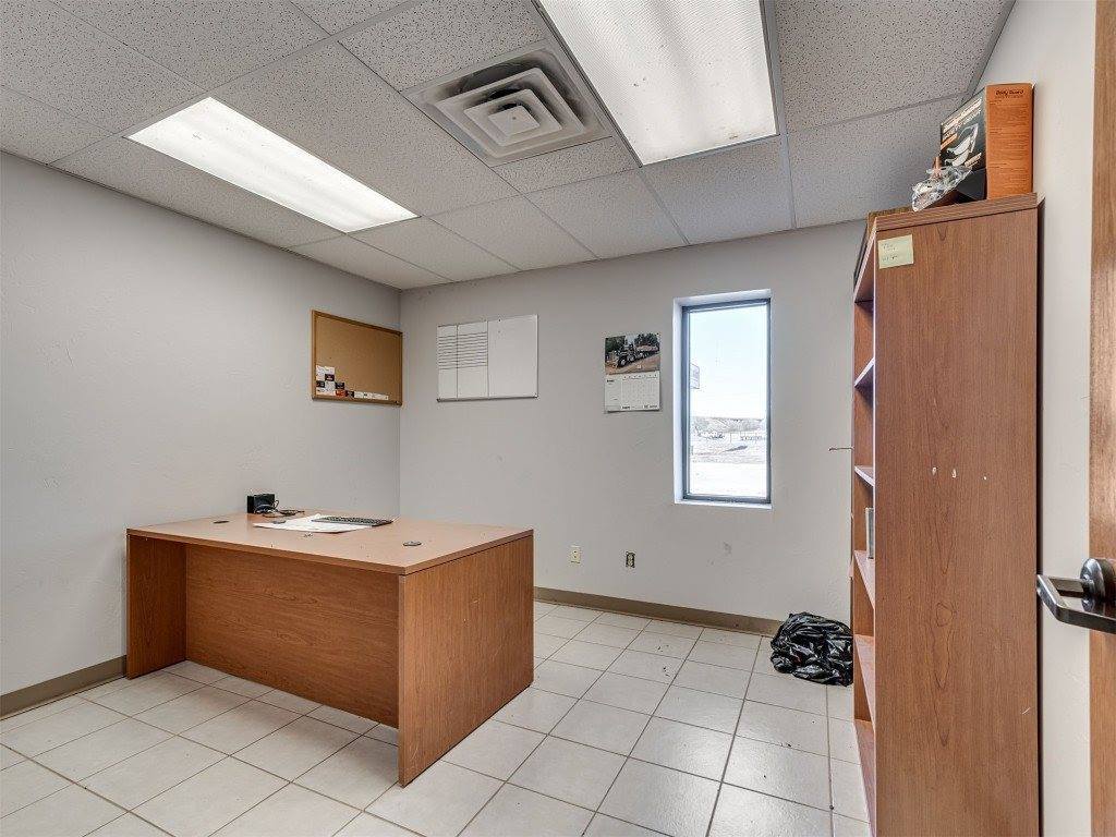 1602 Enterprise Road, Elk City, OK 73644
