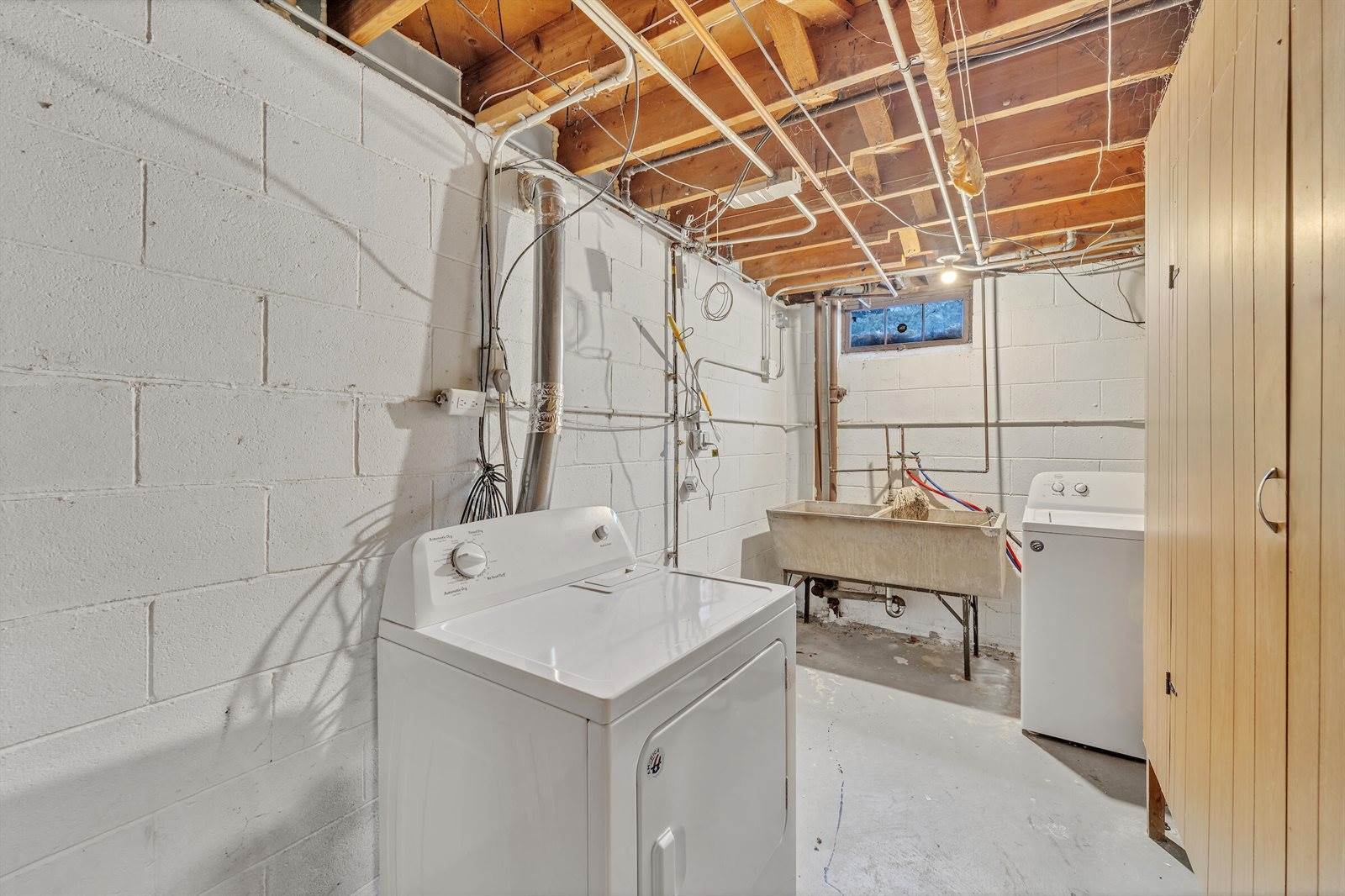 6344 North 86th Ct, Milwaukee, WI 53225