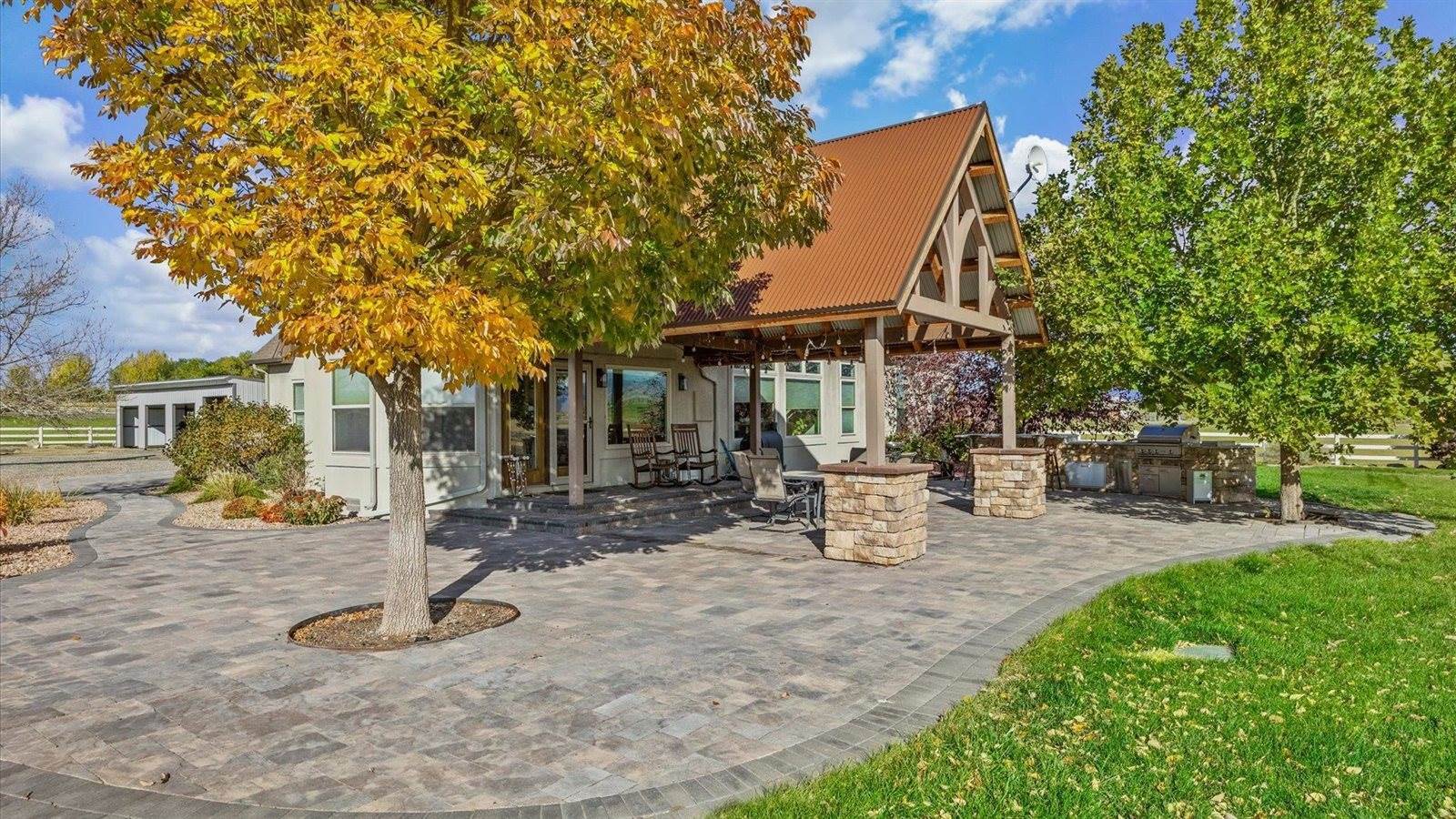 1516 13 Road, Loma, CO 81524