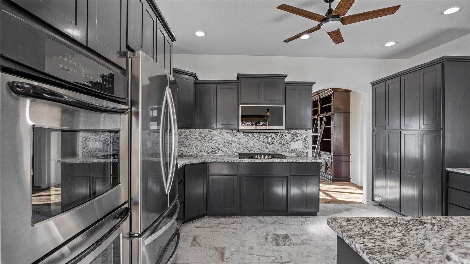 1516 13 Road, Loma, CO 81524
