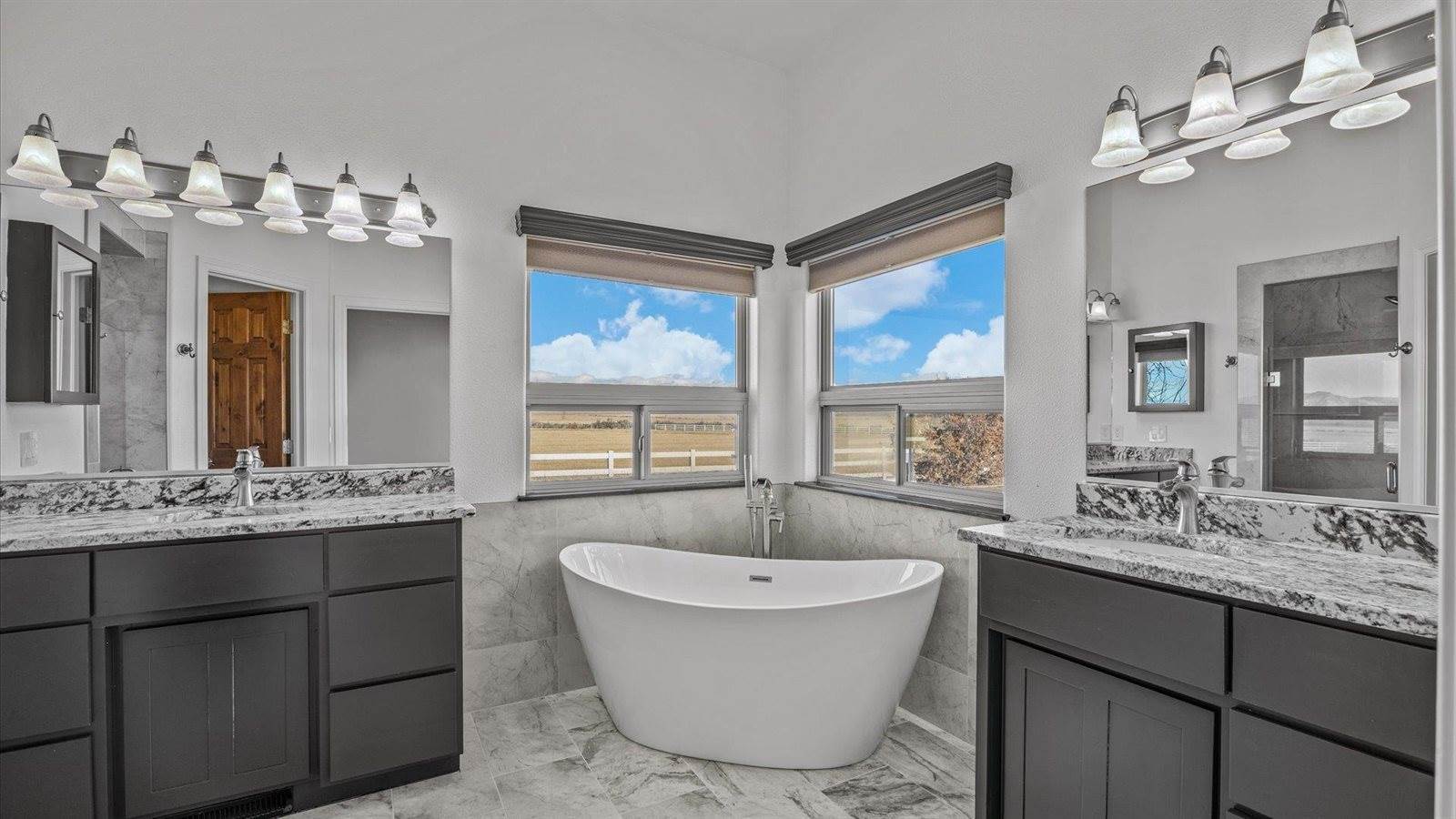 1516 13 Road, Loma, CO 81524