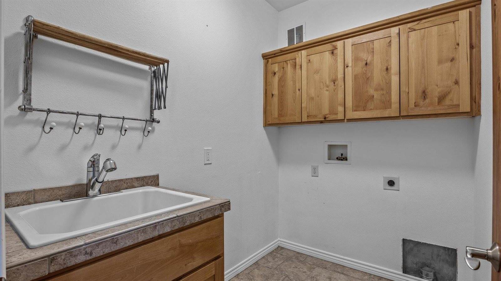 1516 13 Road, Loma, CO 81524