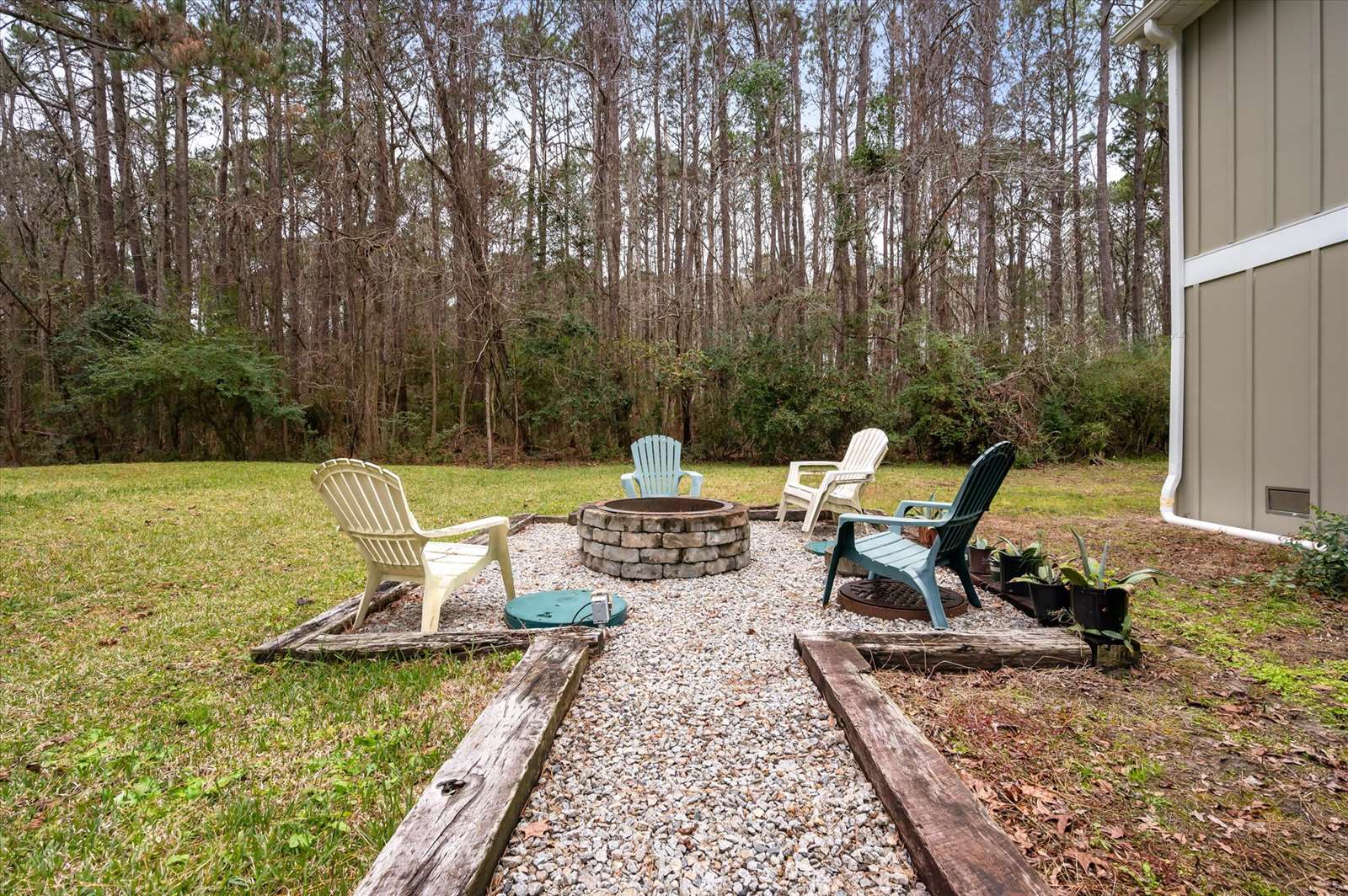 1575 Tacky Point Road, Wadmalaw, SC 29487