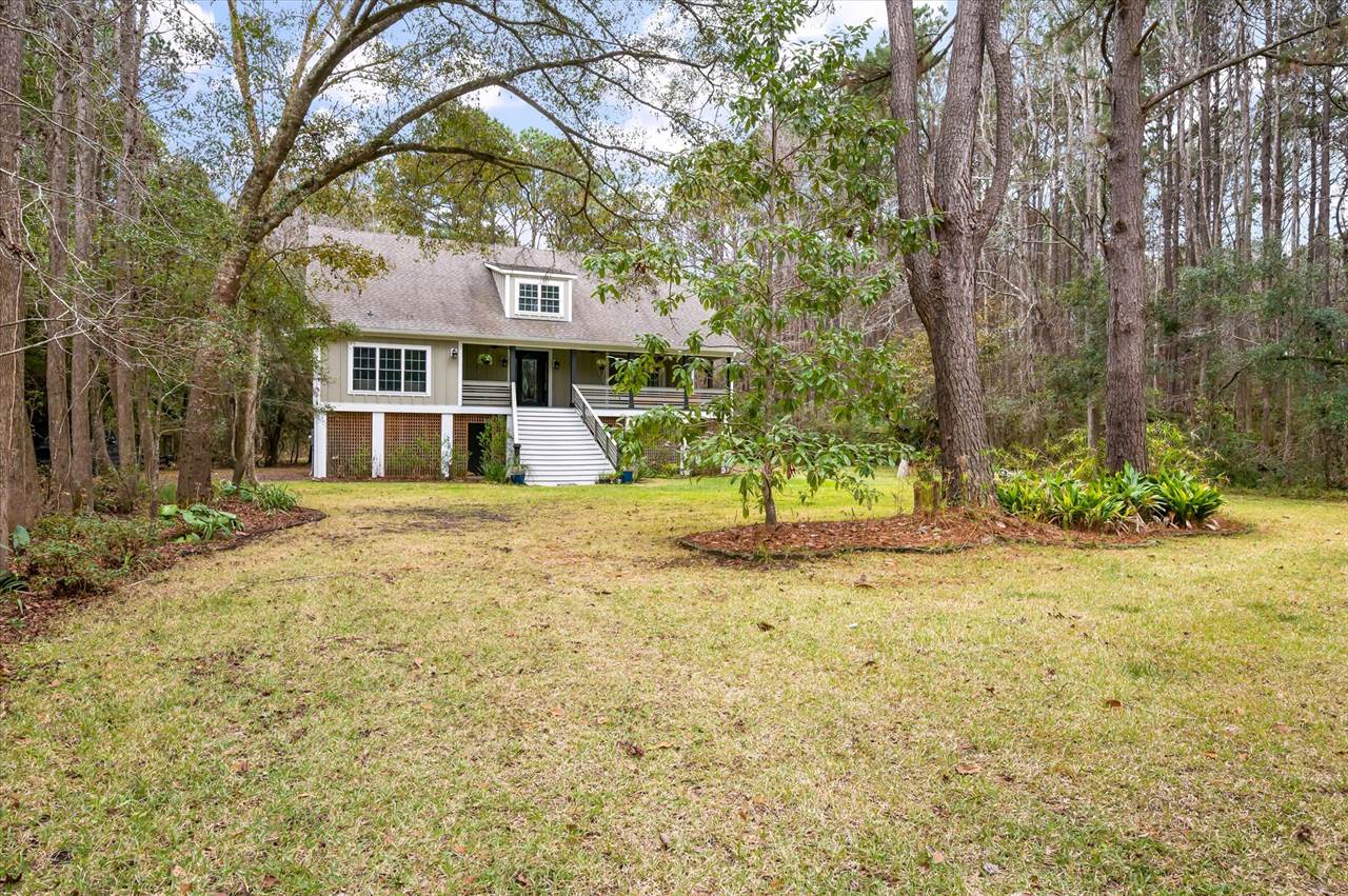 1575 Tacky Point Road, Wadmalaw, SC 29487