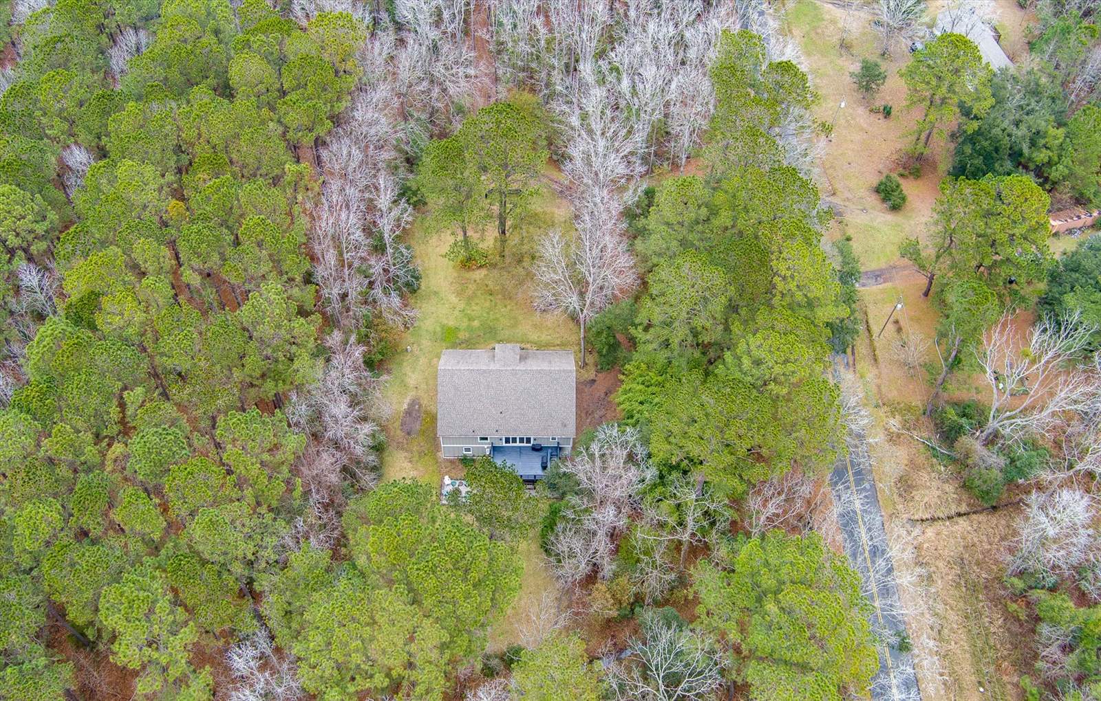 1575 Tacky Point Road, Wadmalaw, SC 29487