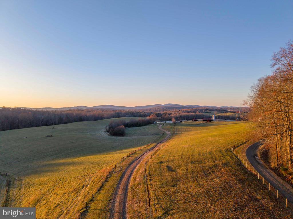 2427 S Blue Ridge Turnpike, Rochelle, VA 22738