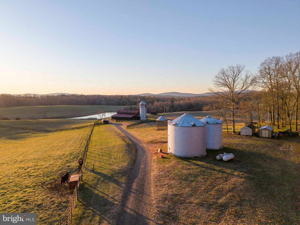 2427 S Blue Ridge Turnpike, Rochelle, VA 22738