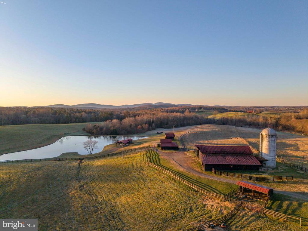 2427 S Blue Ridge Turnpike, Rochelle, VA 22738