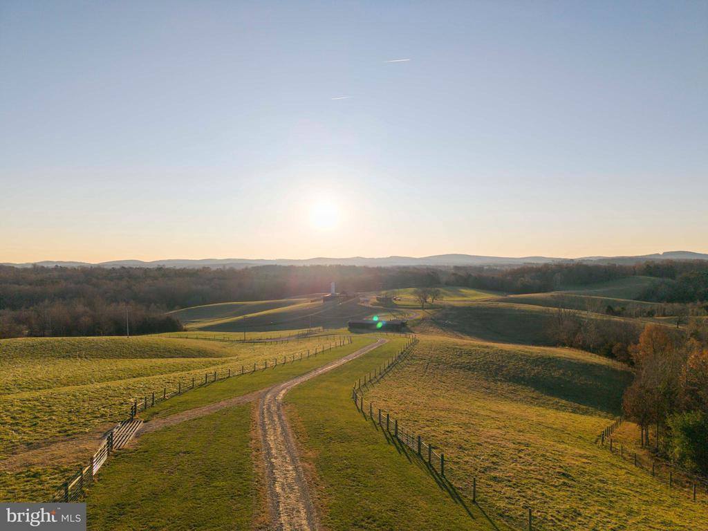 2427 S Blue Ridge Turnpike, Rochelle, VA 22738