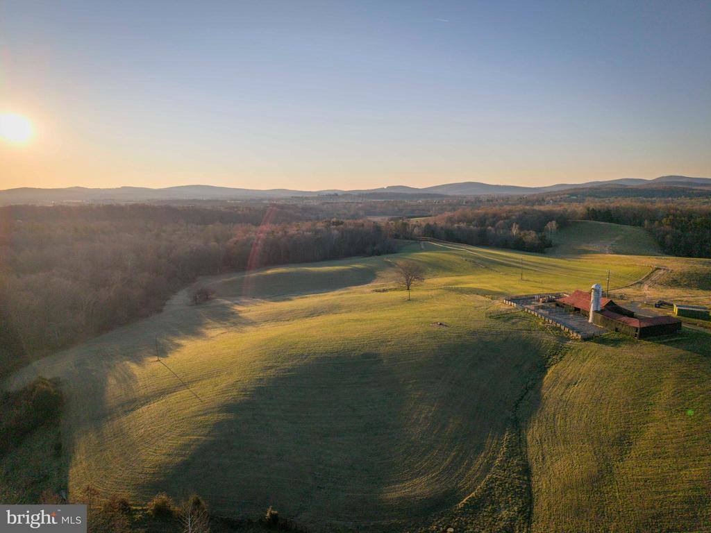 2427 S Blue Ridge Turnpike, Rochelle, VA 22738