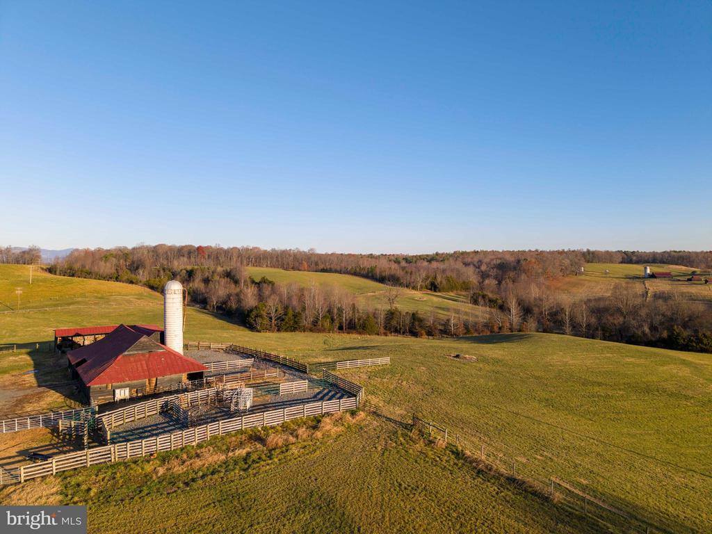 2427 S Blue Ridge Turnpike, Rochelle, VA 22738