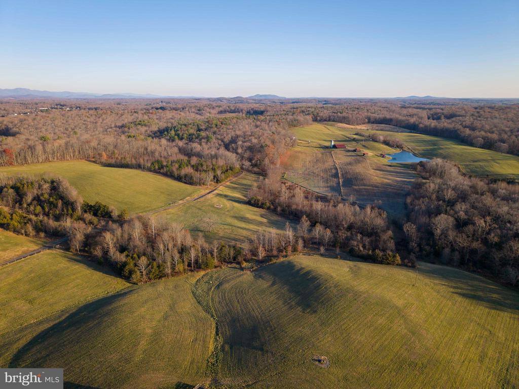 2427 S Blue Ridge Turnpike, Rochelle, VA 22738