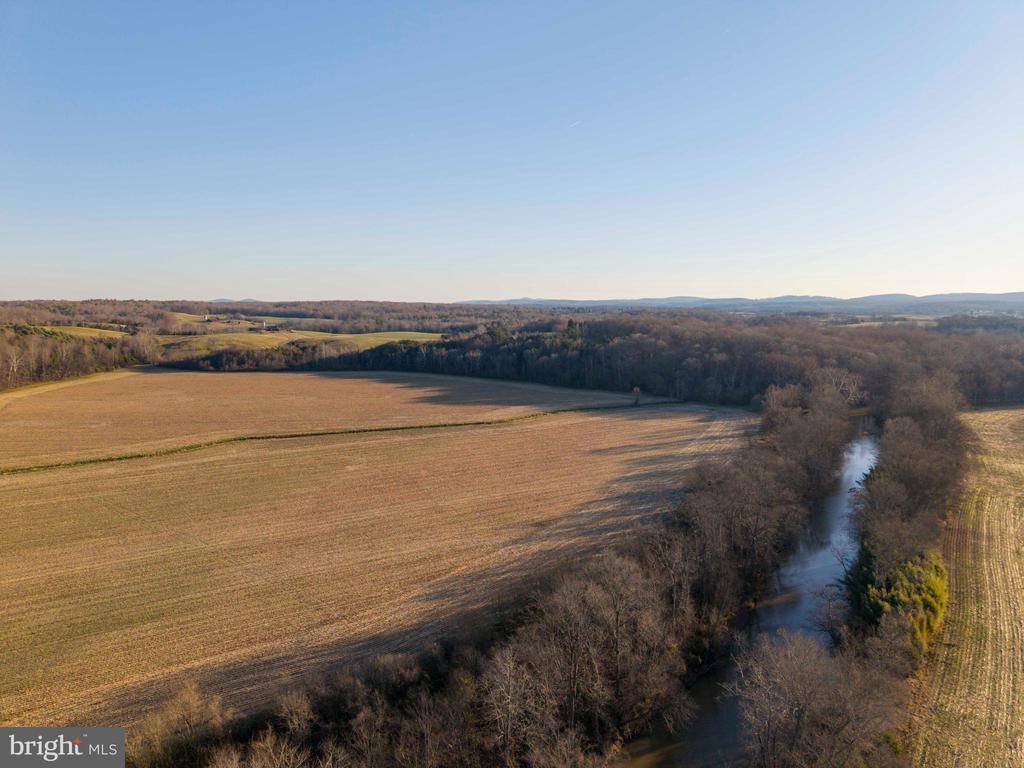 2427 S Blue Ridge Turnpike, Rochelle, VA 22738