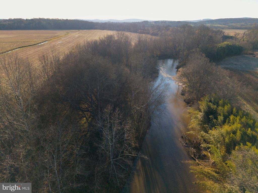 2427 S Blue Ridge Turnpike, Rochelle, VA 22738