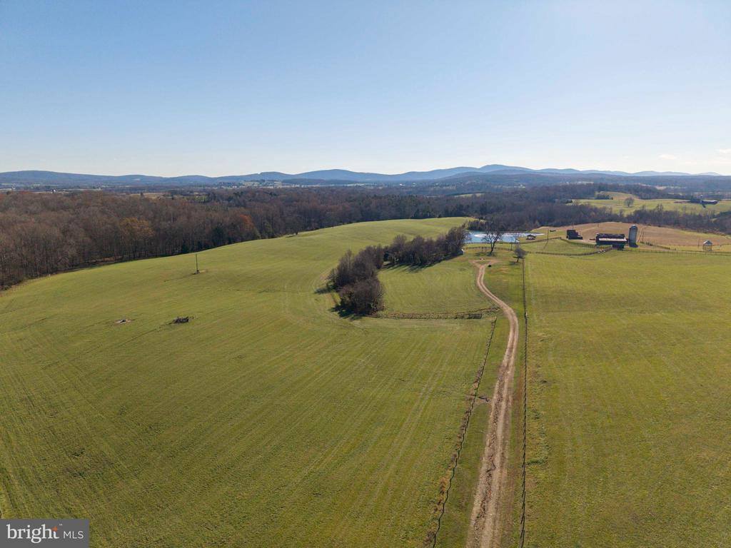 2427 S Blue Ridge Turnpike, Rochelle, VA 22738