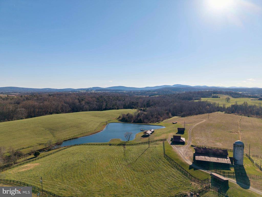 2427 S Blue Ridge Turnpike, Rochelle, VA 22738