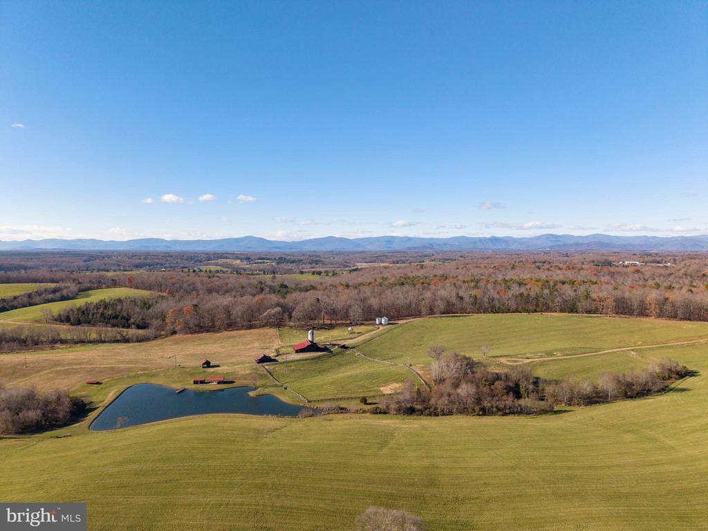 2427 S Blue Ridge Turnpike, Rochelle, VA 22738