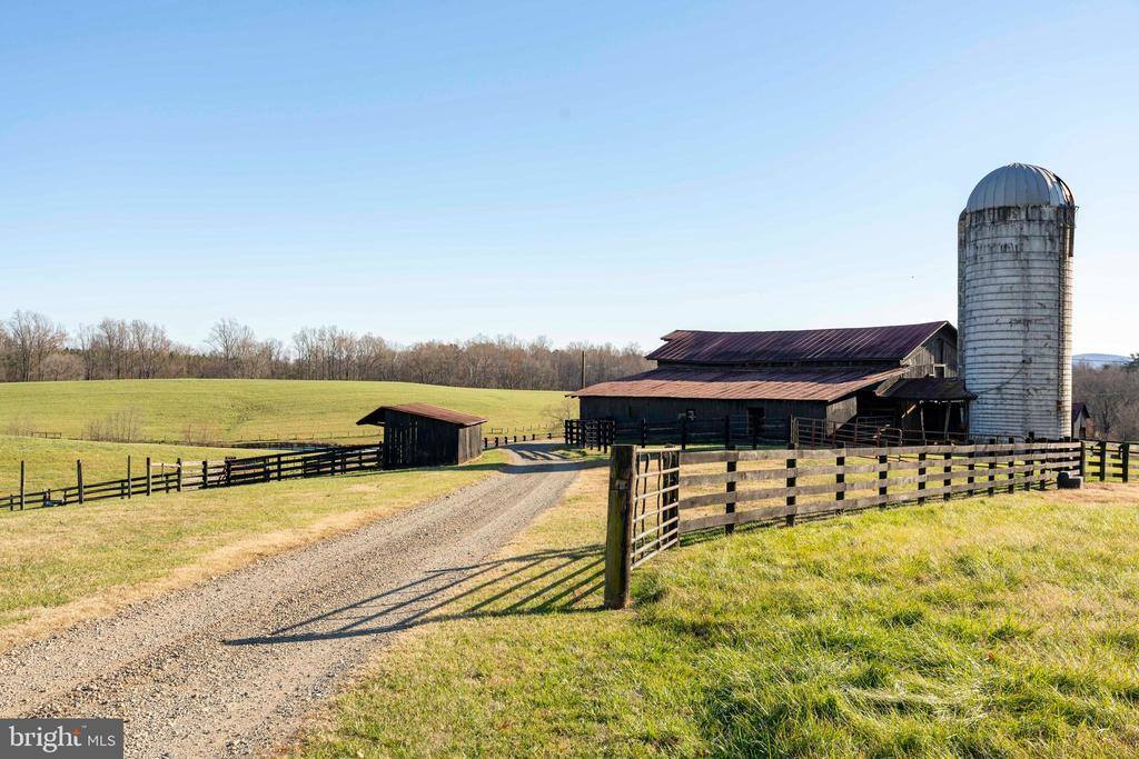 2427 S Blue Ridge Turnpike, Rochelle, VA 22738