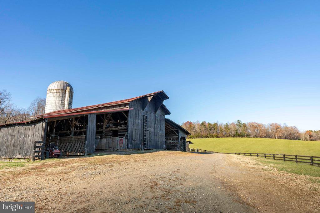 2427 S Blue Ridge Turnpike, Rochelle, VA 22738