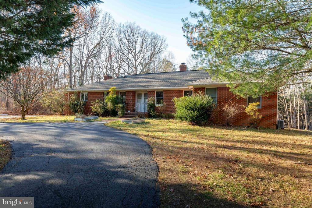 2427 S Blue Ridge Turnpike, Rochelle, VA 22738