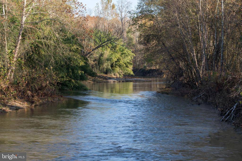 2427 S Blue Ridge Turnpike, Rochelle, VA 22738