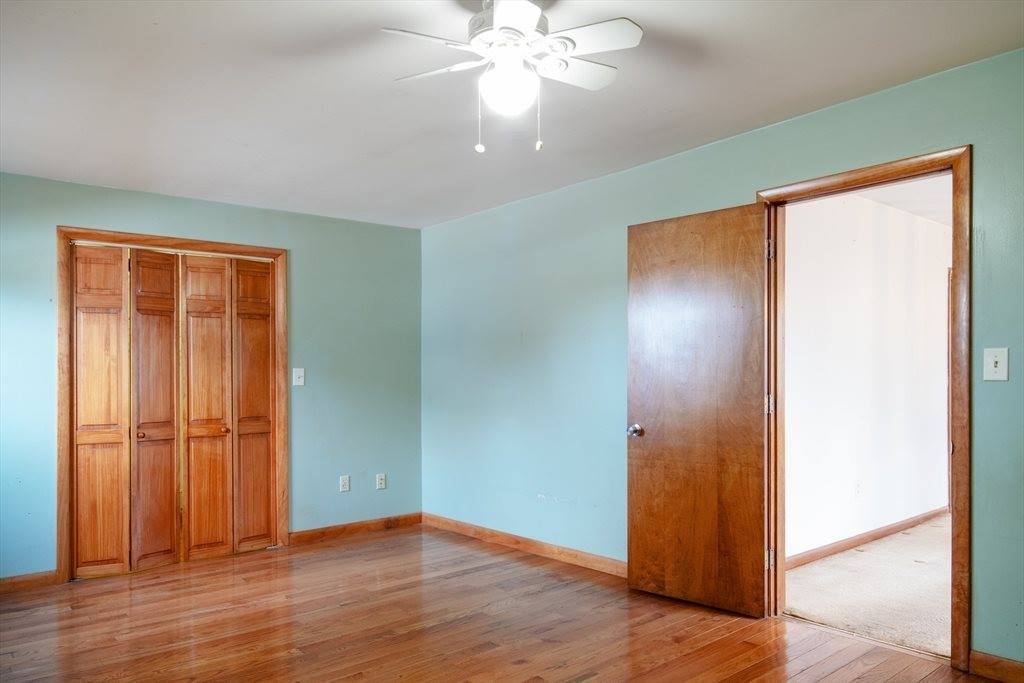 976 Thorndike St, New Bedford, MA 02745