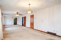 976 Thorndike St, New Bedford, MA 02745