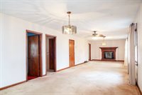 976 Thorndike St, New Bedford, MA 02745
