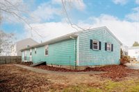 976 Thorndike St, New Bedford, MA 02745