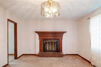 976 Thorndike St, New Bedford, MA 02745
