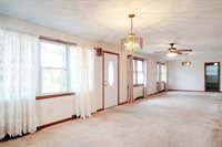 976 Thorndike St, New Bedford, MA 02745