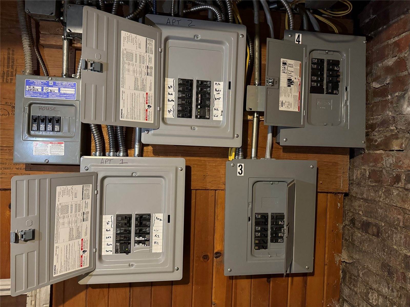 2810 Brattleboro Avenue, Des Moines, IA 50311