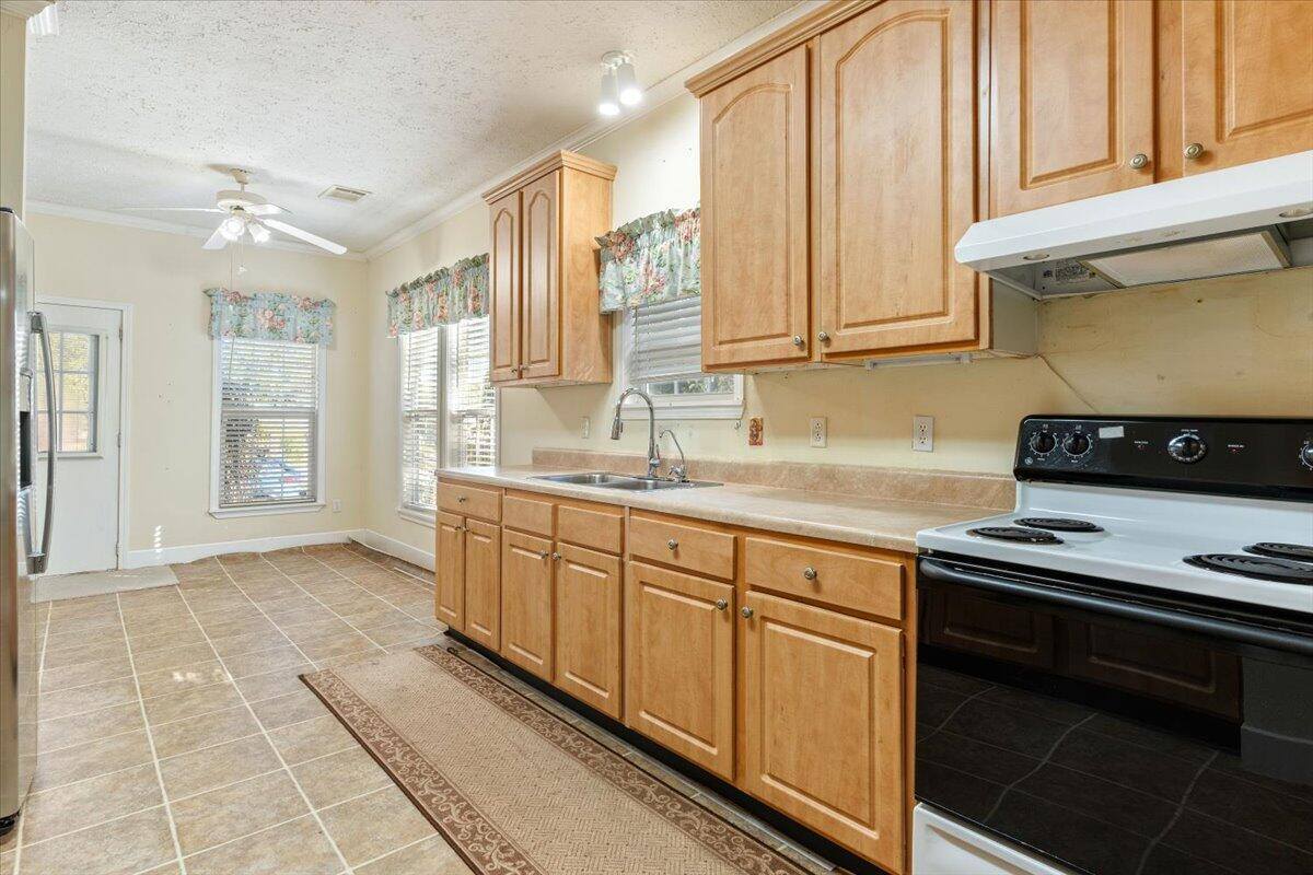 2941 Ferris Drive, Navarre, FL 32566