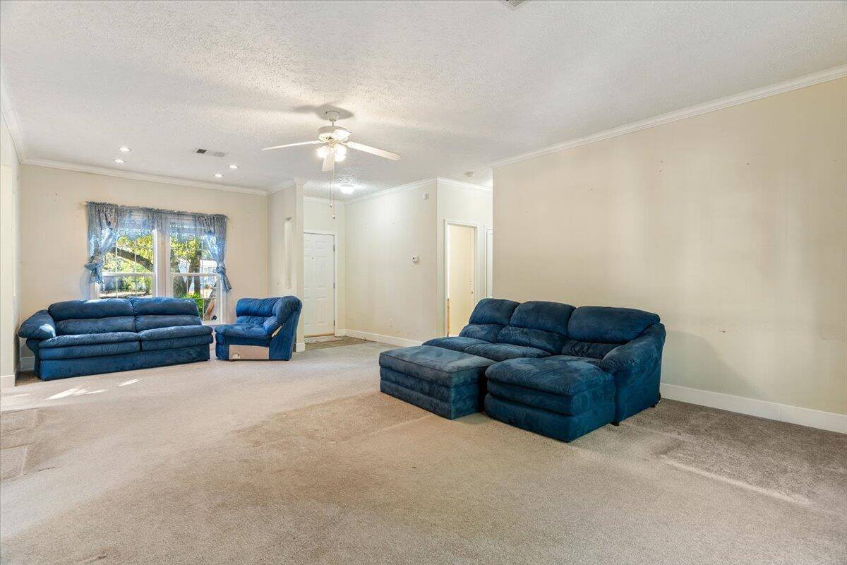 2941 Ferris Drive, Navarre, FL 32566