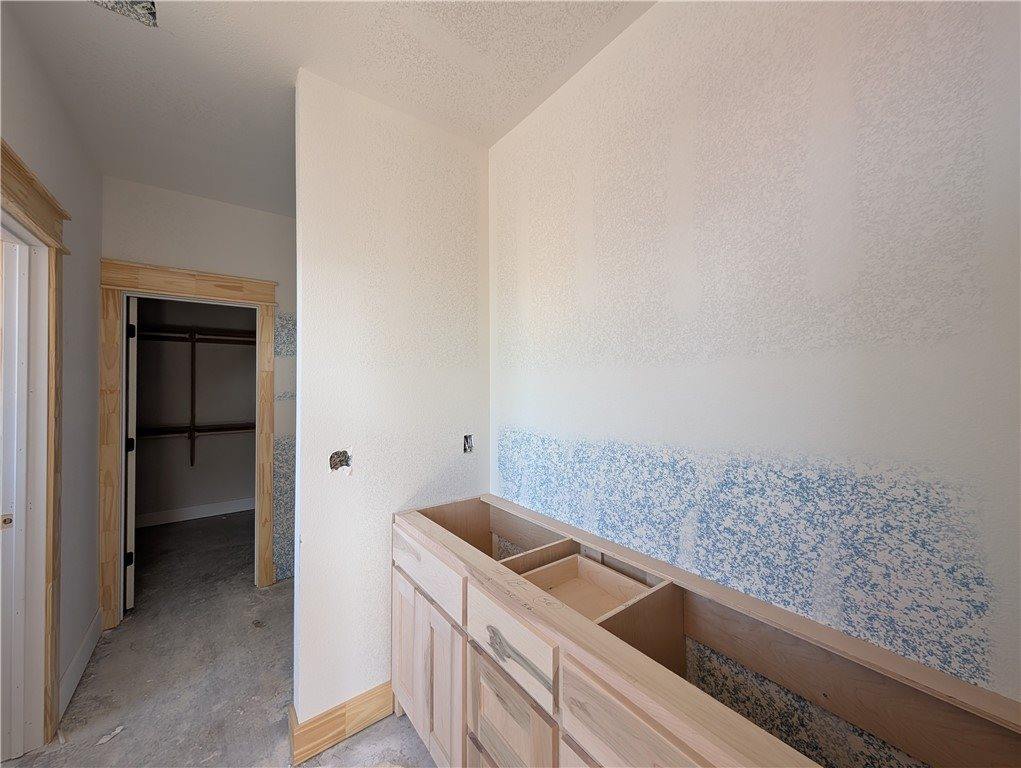 7945 Teton Trail Avenue, Springdale, AR 72762