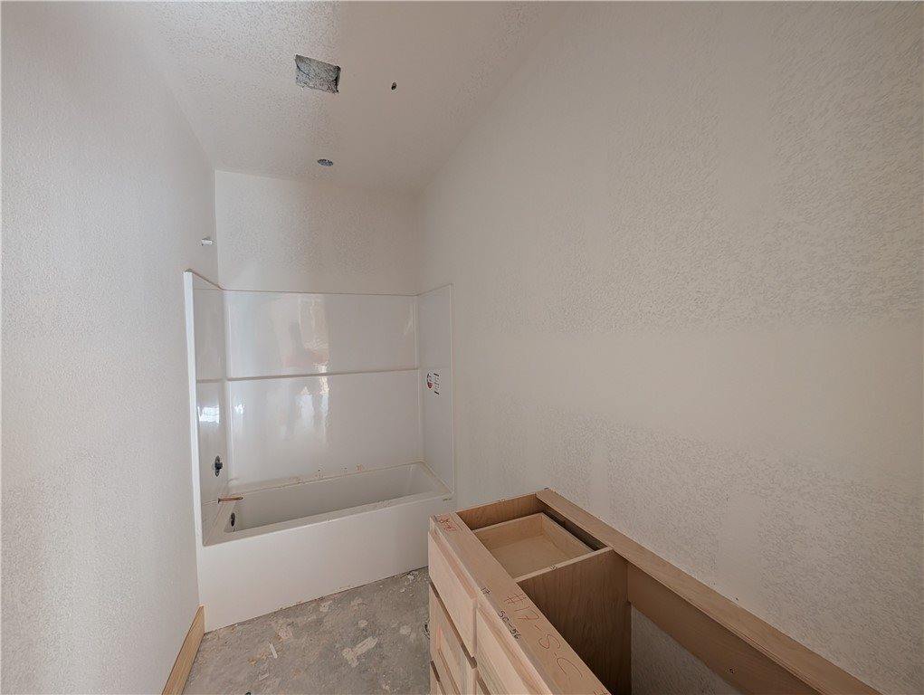 7945 Teton Trail Avenue, Springdale, AR 72762