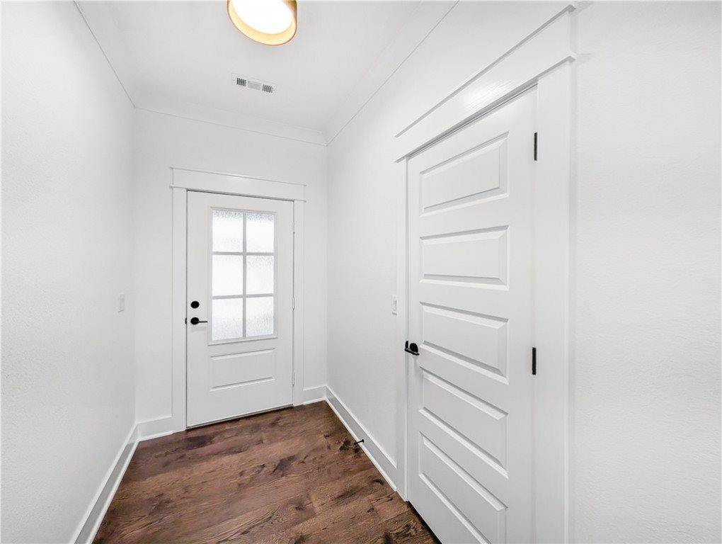 7945 Teton Trail Avenue, Springdale, AR 72762