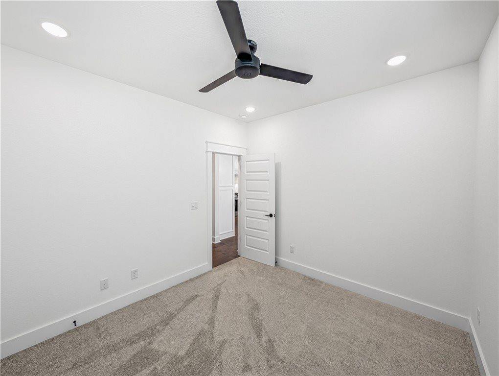 7945 Teton Trail Avenue, Springdale, AR 72762