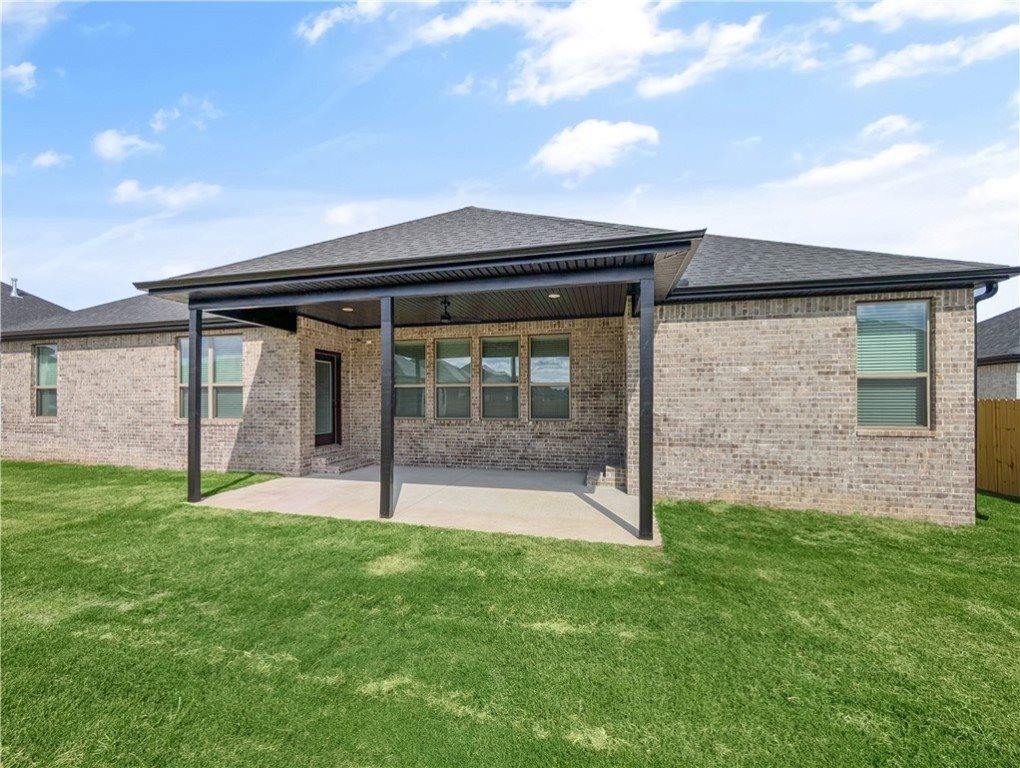 7945 Teton Trail Avenue, Springdale, AR 72762