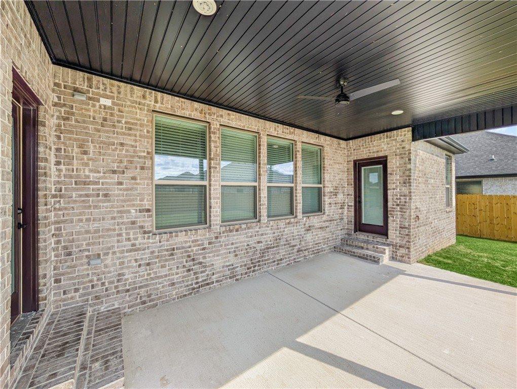 7945 Teton Trail Avenue, Springdale, AR 72762