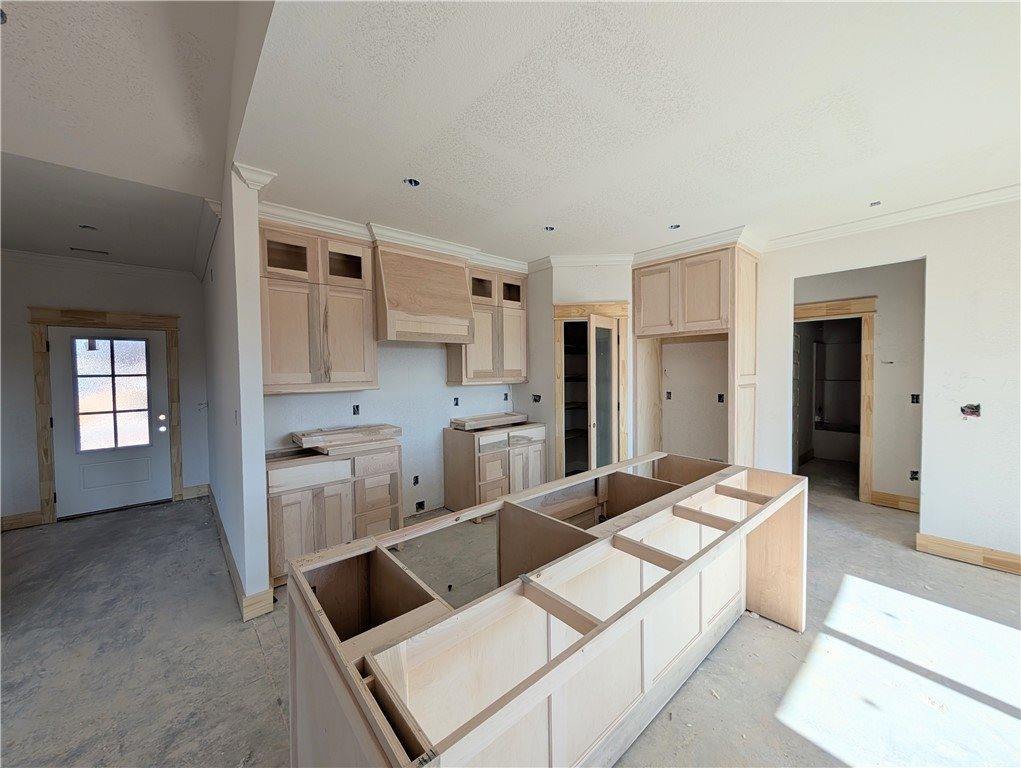 7945 Teton Trail Avenue, Springdale, AR 72762