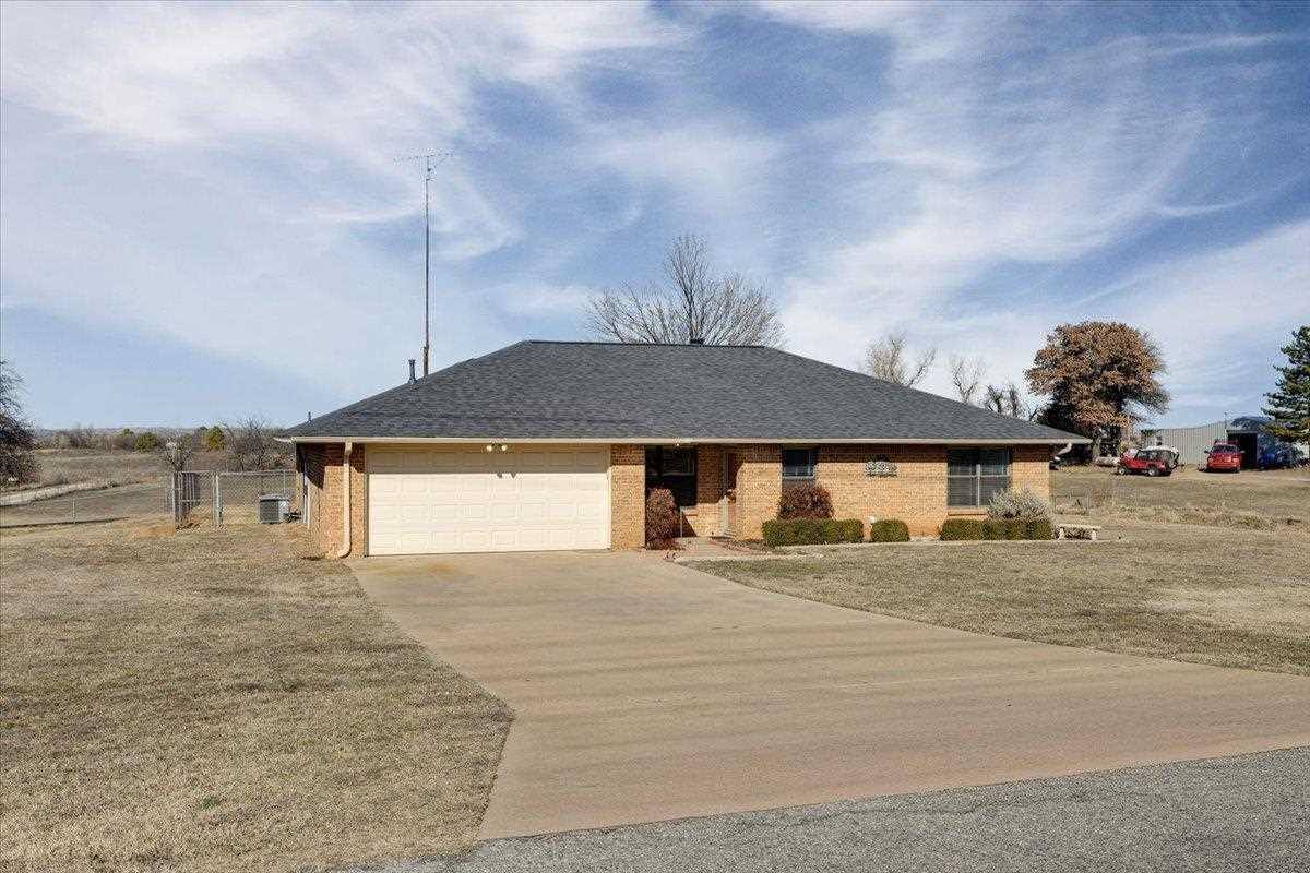 8096 NE Watts Rd, Fletcher, OK 73541