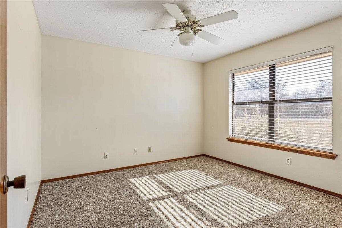 8096 NE Watts Rd, Fletcher, OK 73541