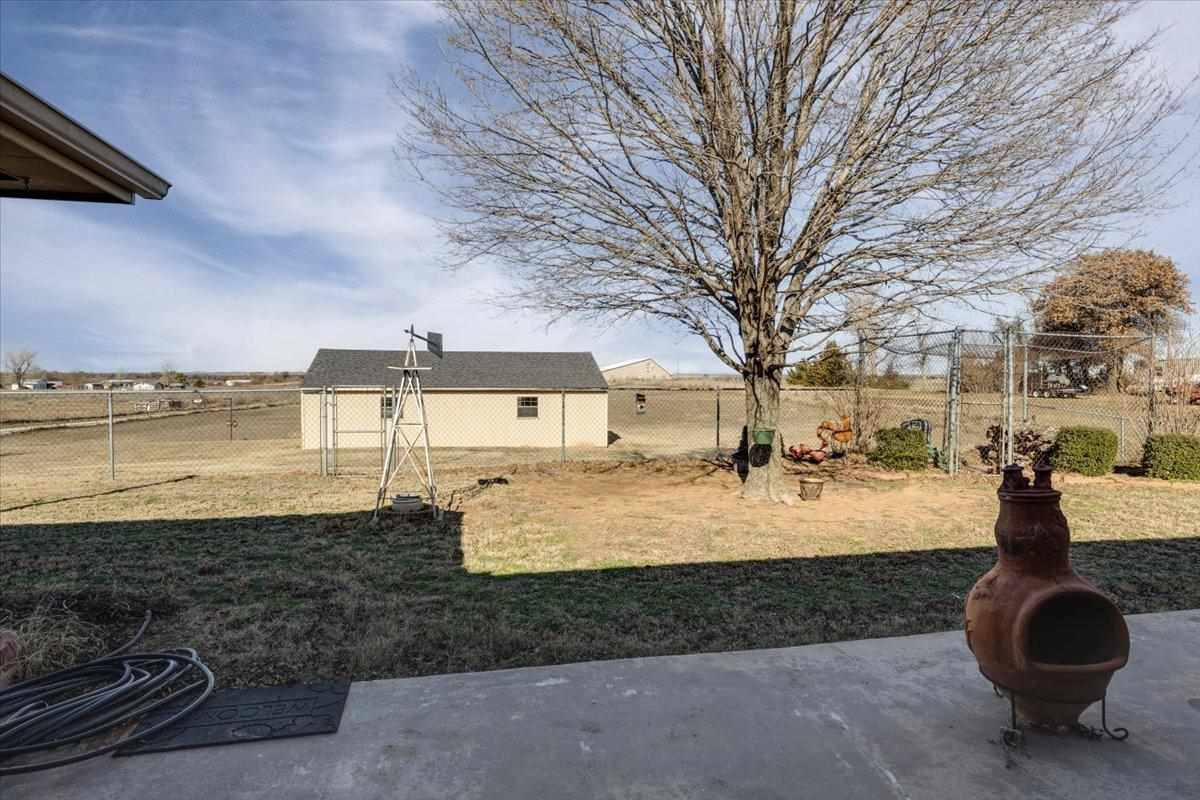 8096 NE Watts Rd, Fletcher, OK 73541