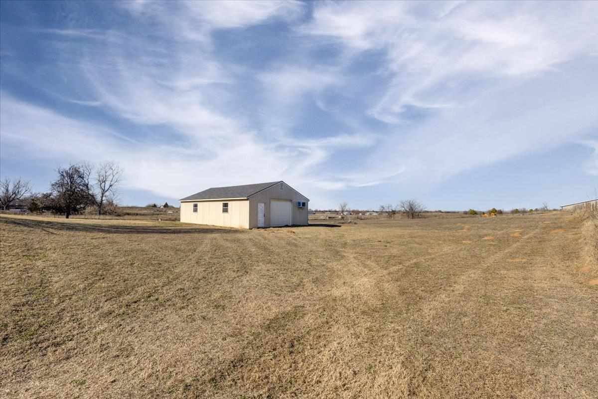 8096 NE Watts Rd, Fletcher, OK 73541