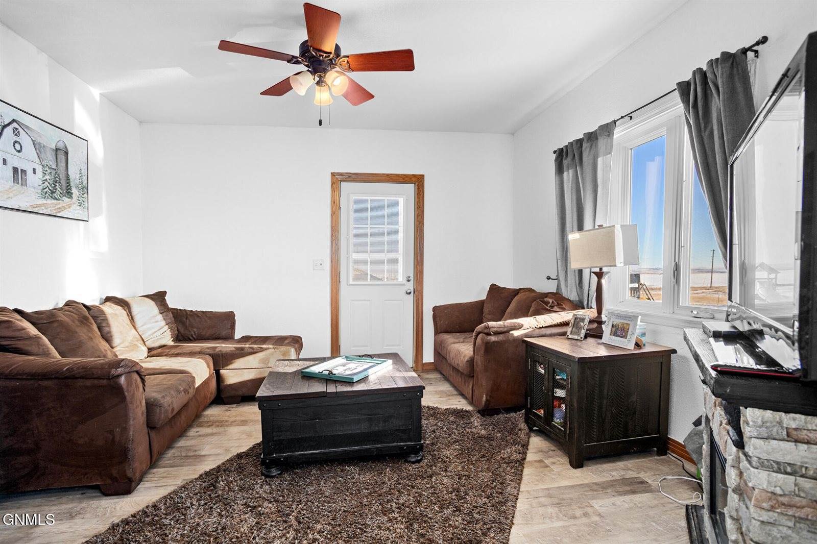 6109 141st Avenue NW, Williston, ND 58801