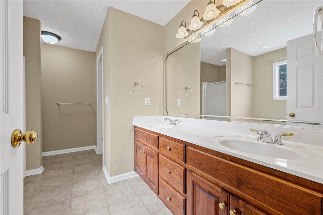 740 Muirfield Circle, Bowling Green, KY 42104