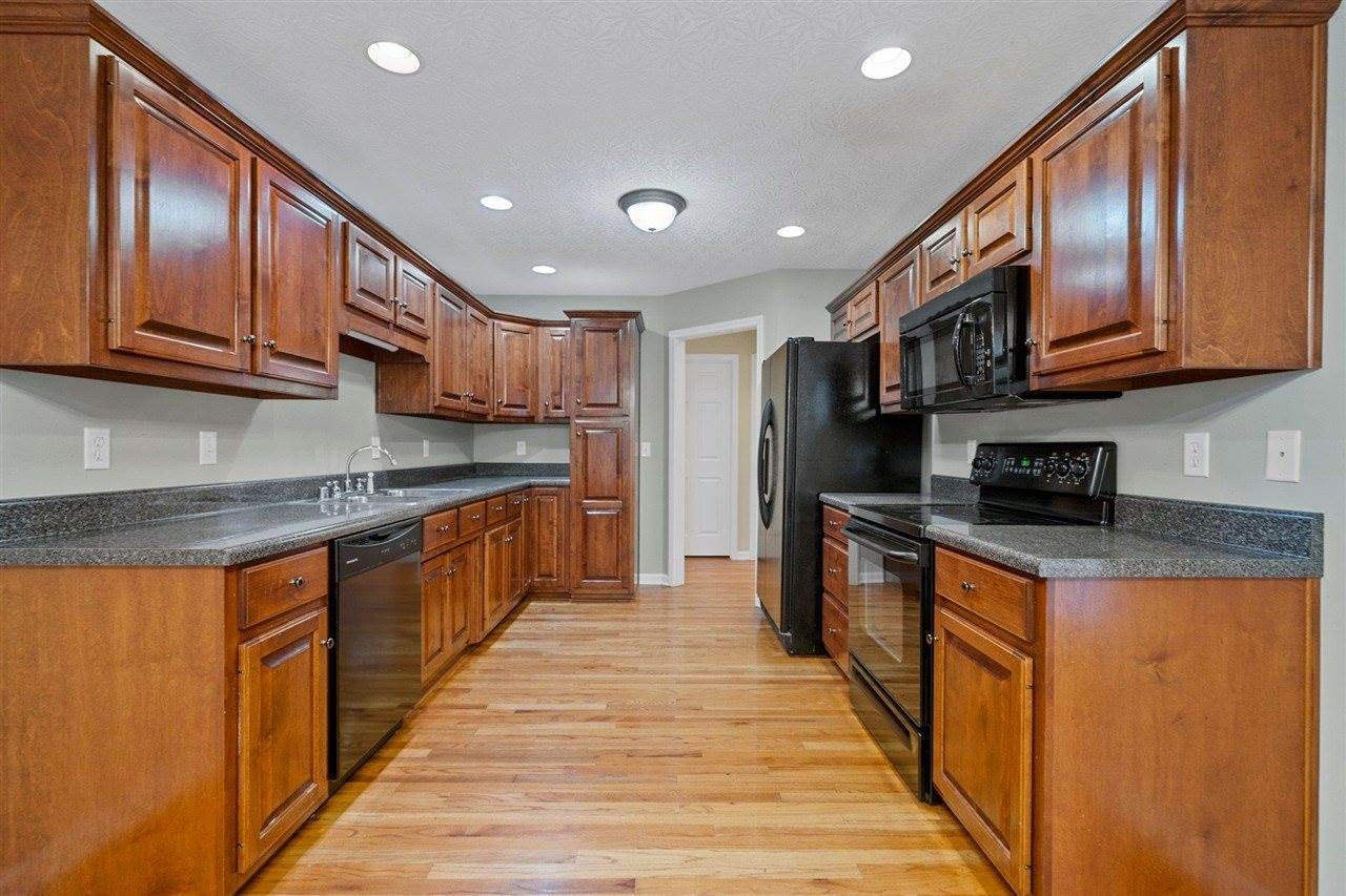 740 Muirfield Circle, Bowling Green, KY 42104